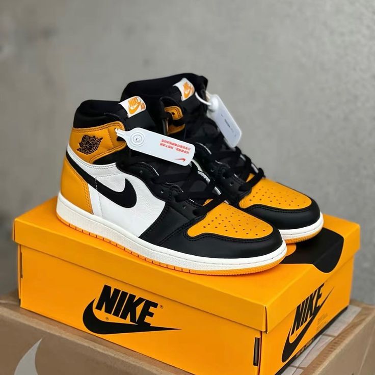 AJ1 HIGH Premium Yellow