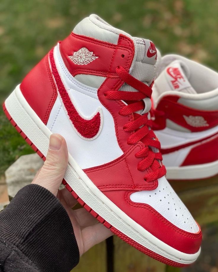 AJ1 Red High