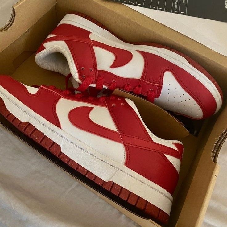 DUNK Low University Red