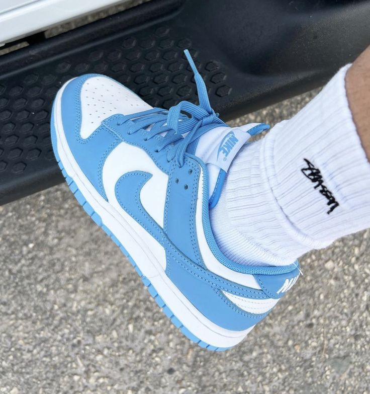 Dunks Low University Blue